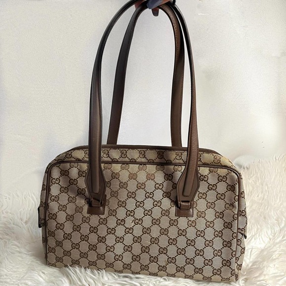 Authentic Classic Gucci Monogram Shoulder Bag - Picture 2 of 4